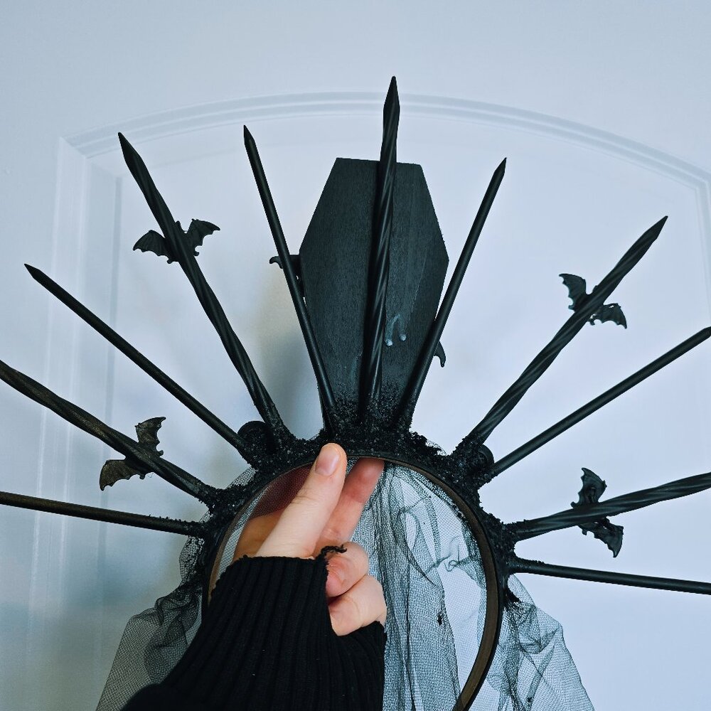 JakSavage Veiled Death Headpiece - Picture 9 of 9